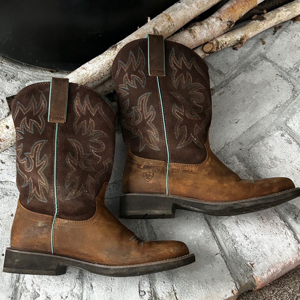 Ariat Delilah Round Toe Western Boots women's size 9B - Picture 2 of 9